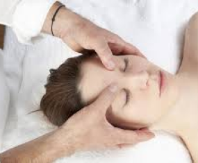 XOA BÓP BẤM HUYỆT ĐIỀU TRỊ ĐAU ĐẦU