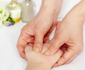 XOA BÓP BẤM HUYỆT ĐIỀU TRỊ HỘI CHỨNG CỔ TAY