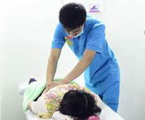Xoa bóp bấm huyệt điều trị đau lưng