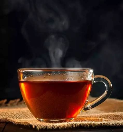 Trà thảo dược - tách trà gạo lứt thảo dược